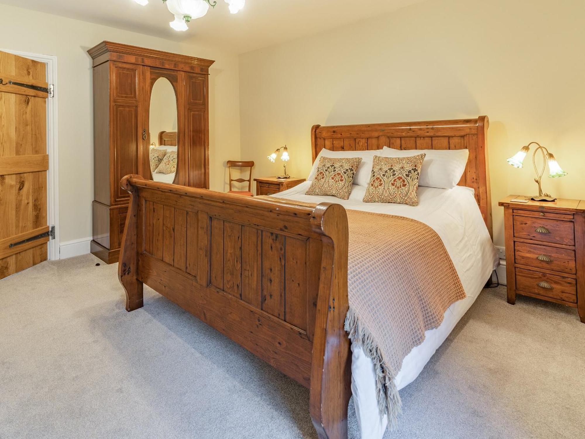 Pwll Farmhouse Llanllawdog ภายนอก รูปภาพ