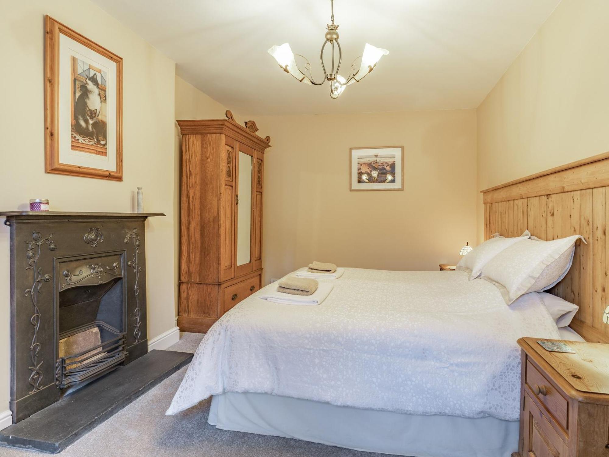 Pwll Farmhouse Llanllawdog ภายนอก รูปภาพ