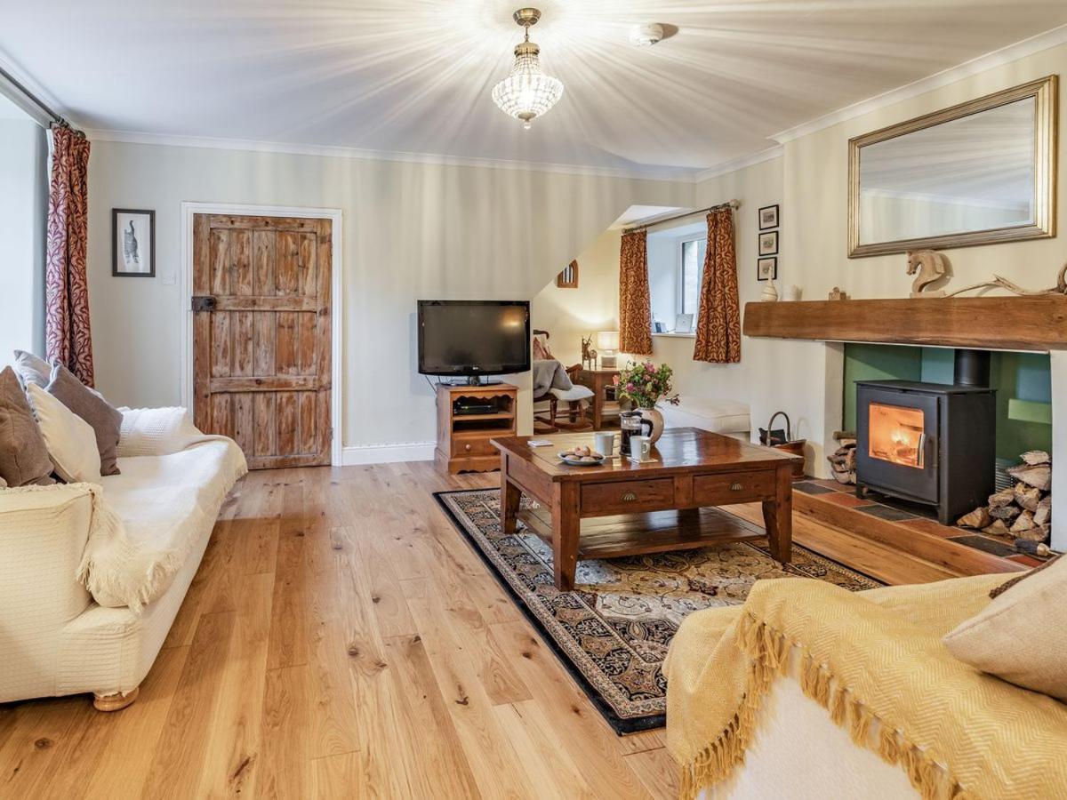 Pwll Farmhouse Llanllawdog ภายนอก รูปภาพ